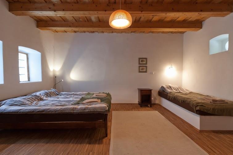 Karadi-Berger Vendeghaz Apartment Erdobenye Room photo
